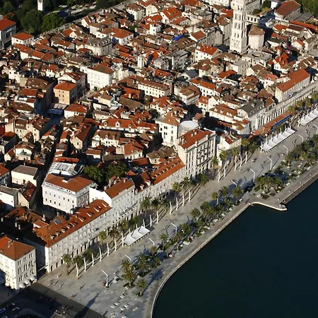 Leon Apartman Trogir