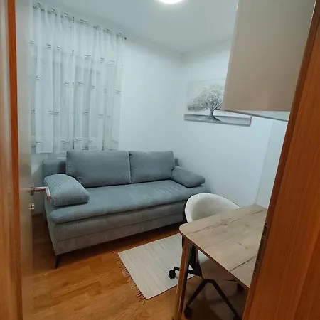 Leon Apartman *
